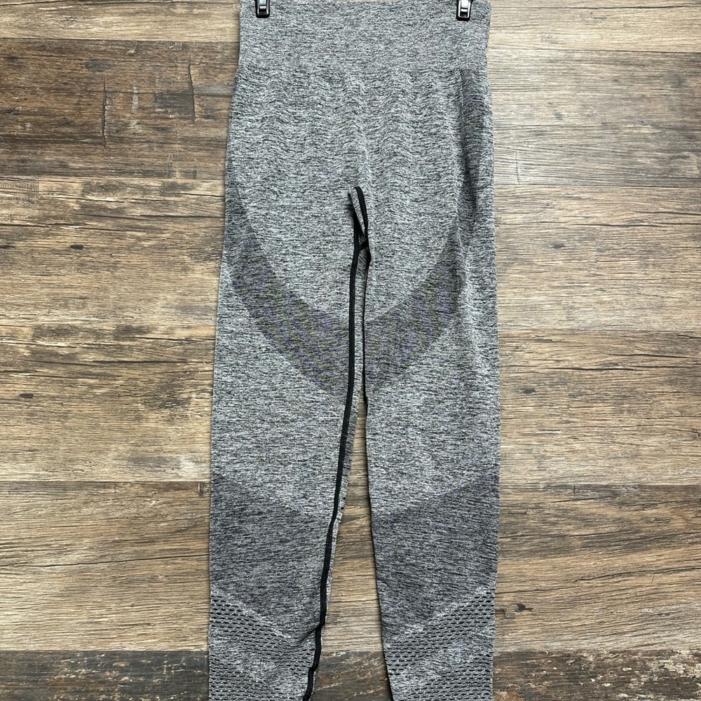 PINK Victoria's Secret Gray Leggings‎